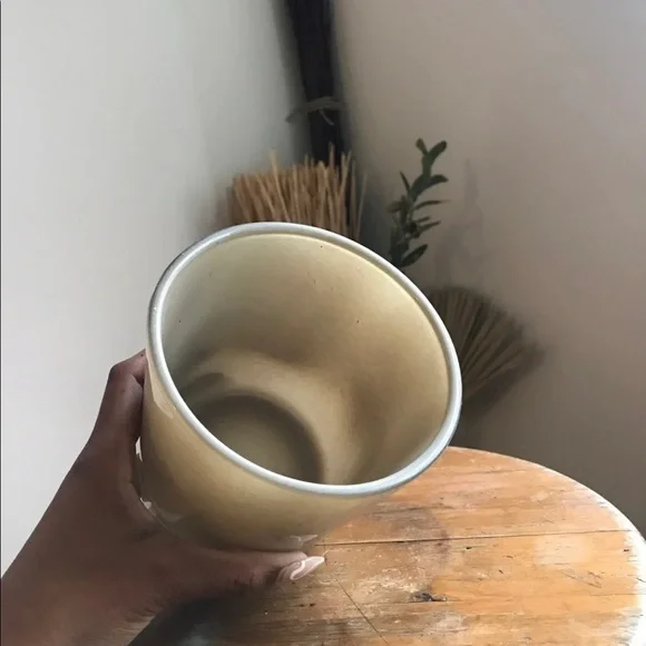 Planter - Picture 2 of 4